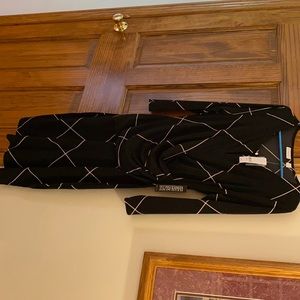 New York and company black/white dress.